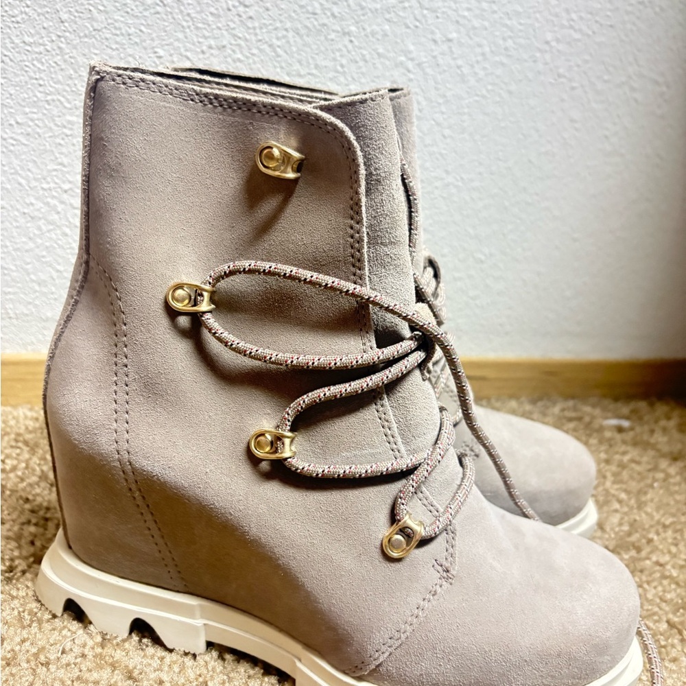 Sorel Women's Gray Ankle Boots with Gold Accents
